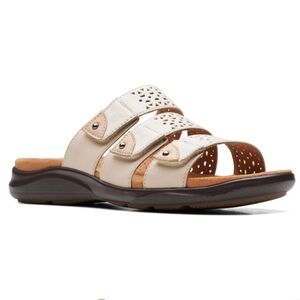 CLARKS KITLY WALK FLAT 3 STRAP SANDALS. CREAM/ SIZE:7.5